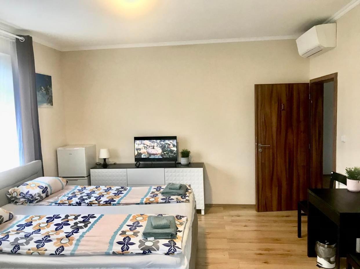 Fresh House, Prague